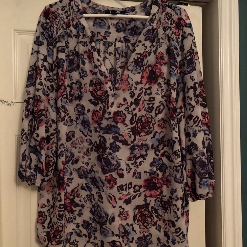 Cute three-quarter top with shoulder detail